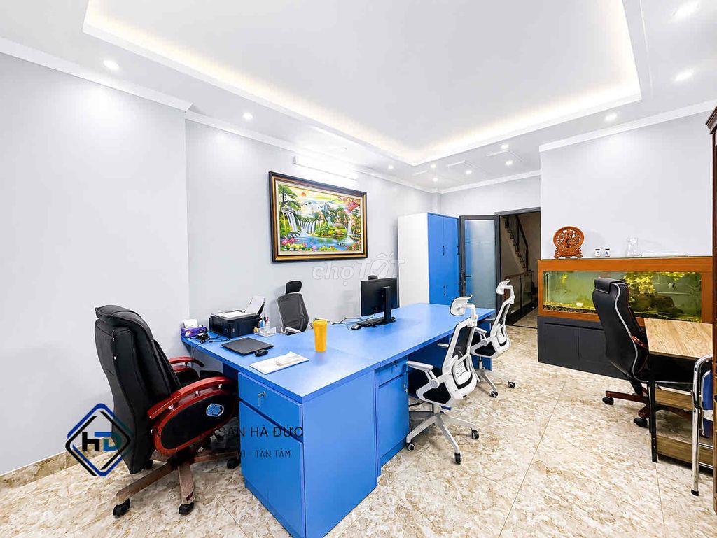 Văn phòng mặt tiền đường Lê Thị Riêng giờ giấc tự do