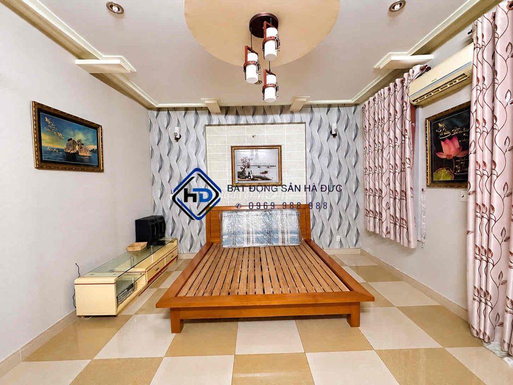 Biệt thự 8x20 đúc 3 lầu có hầm cách Lê Thị Riêng 100m