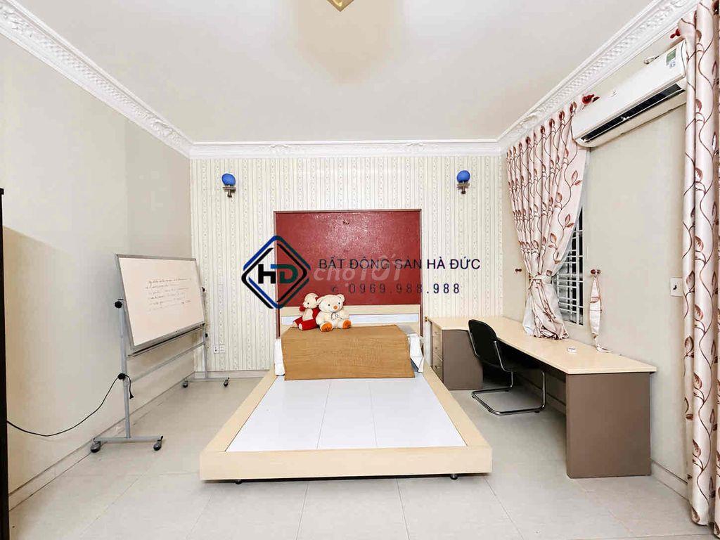 Biệt thự 8x20 đúc 3 lầu có hầm cách Lê Thị Riêng 100m
