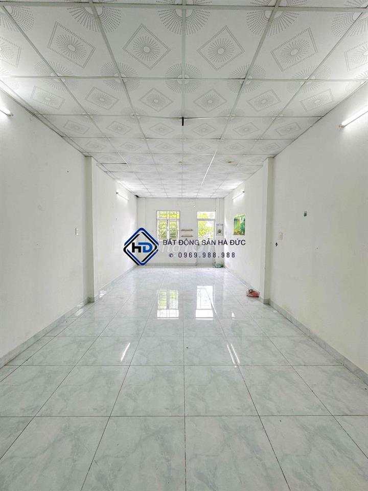 Nhà trệt lầu 4x20 mặt tiền đường Lê Thị Riêng