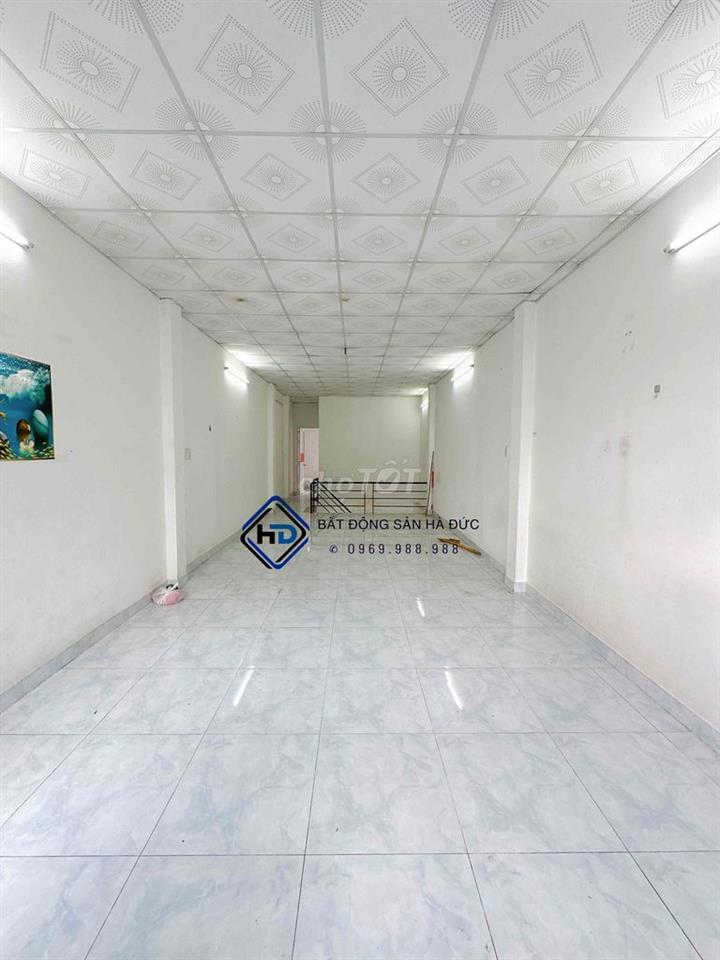 Nhà trệt lầu 4x20 mặt tiền đường Lê Thị Riêng