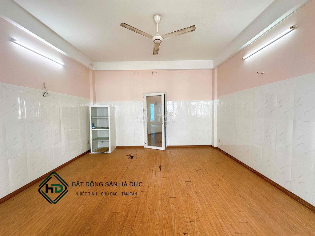 Nhà trệt 3 lầu 5x18 đối diện UBND Quận 12