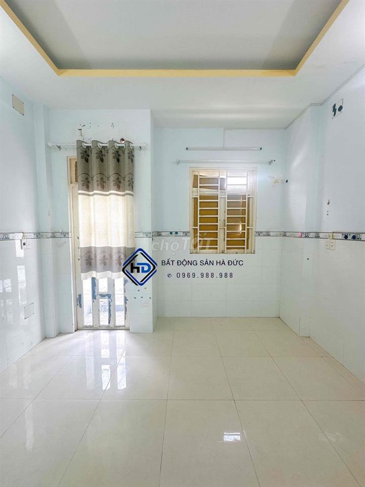 Nhà trệt lầu 4x14 hẻm lớn cách Lê Văn Khương 150m