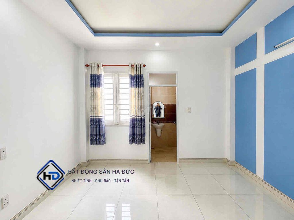 Nhà 3 lầu 4x20 có sân để xe hơi cách Lê Thị Riêng 150m