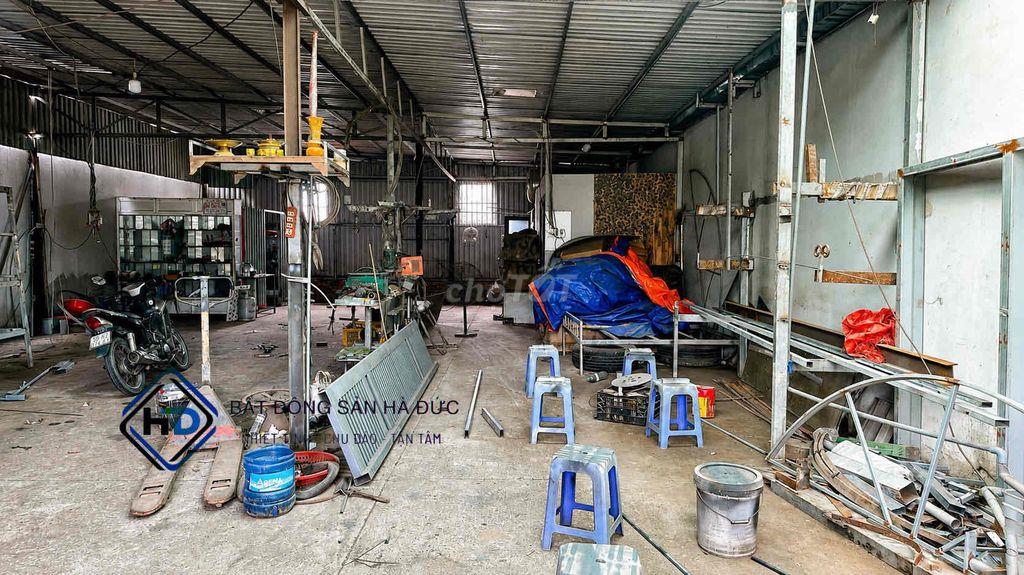 Xưởng 200m mặt tiền đường 20m sẵn điện 3 PHA