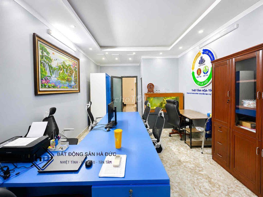 Văn phòng 30m mặt tiền Lê Thị Riêng có ban công thoáng mát