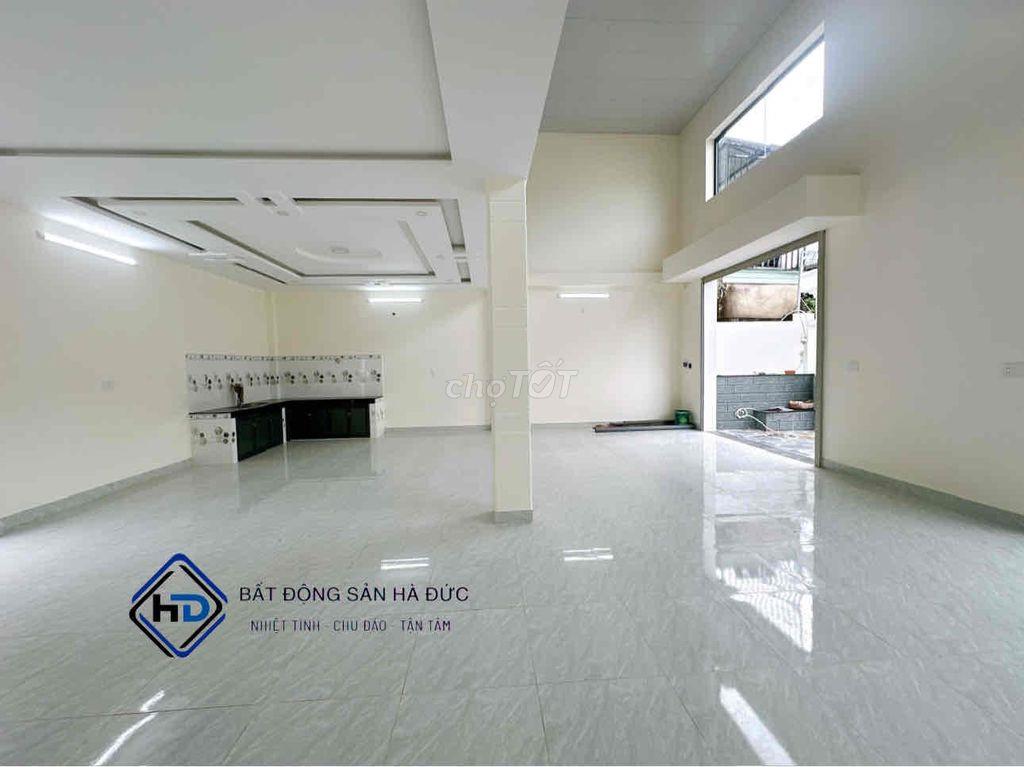 Nhà đúc lửng 10x15 mới đẹp hẻm xe hơi thông giáp Quận 12