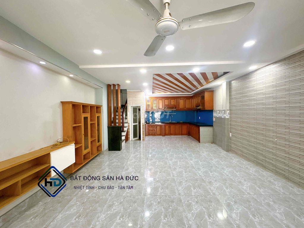 Nhà 5x16 đúc 3 lầu mặt tiền nhánh cách Lê Văn Khương 100m