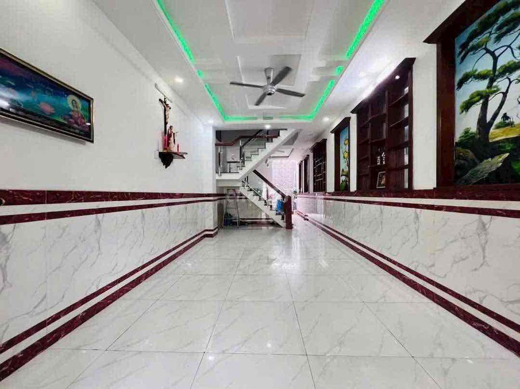 Nhà 3 lầu 4x15 khu nhà lầu gần UBND Quận 12