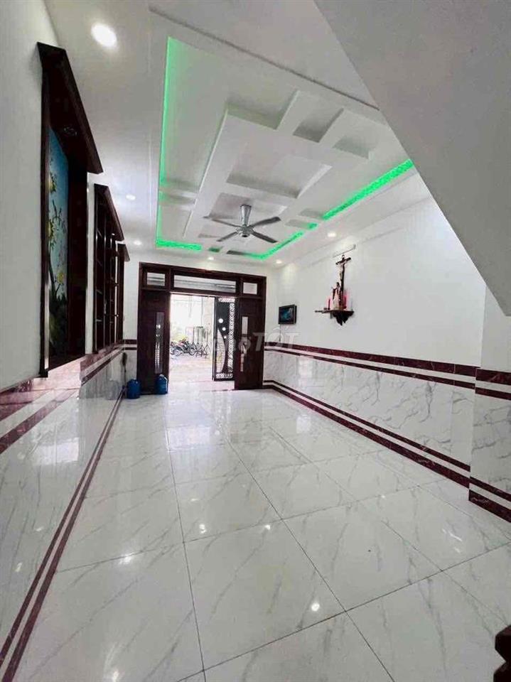 Nhà 3 lầu 4x15 khu nhà lầu gần UBND Quận 12