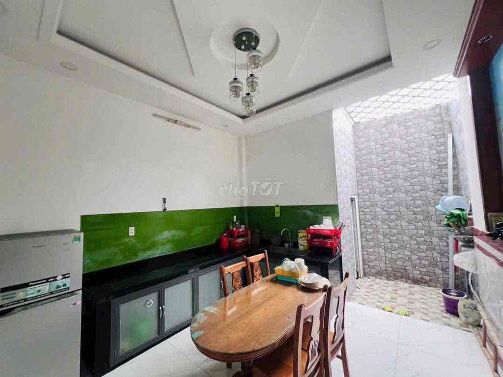 Nhà 3 lầu 4x15 khu nhà lầu gần UBND Quận 12