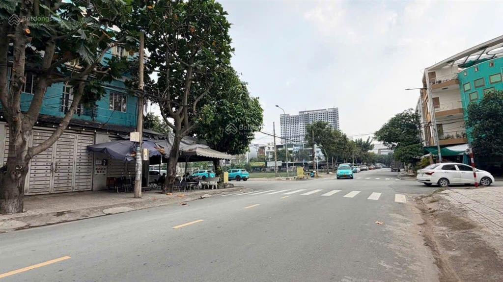 Bán đất biệt thự đường 32 khu ao sen tên lửa 200 m2 gần siêu thị aeon