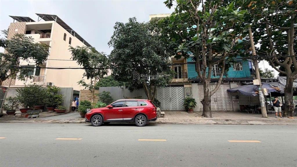 Bán đất biệt thự đường 32 khu ao sen tên lửa 200 m2 gần siêu thị aeon