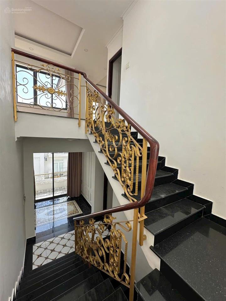 Bán biệt thự căn góc 2 mặt tiền khu tên lửa 9m x 20m