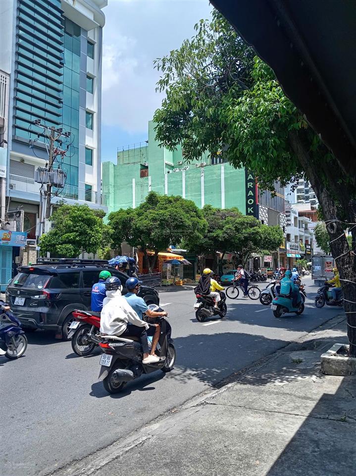 Bán nhà mặt tiền kinh doanh đường nguyễn sơn 10mx30m nở hậu 12.4m