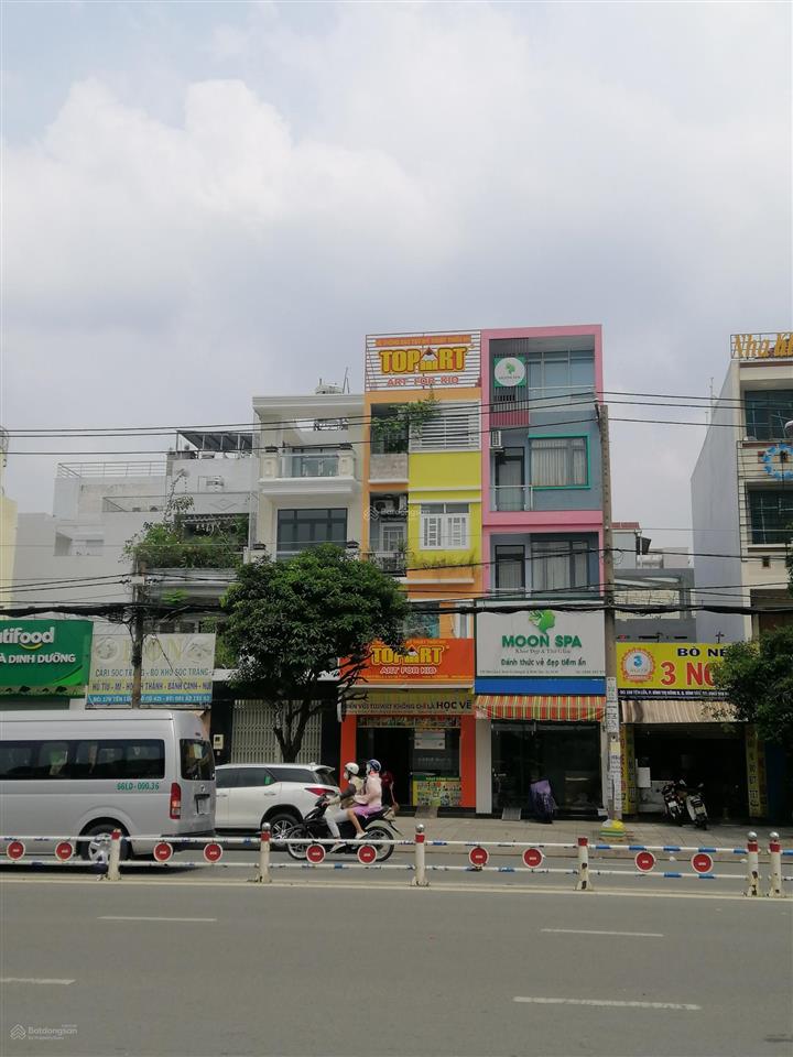 Bán nhà mặt tiền kinh doanh đường tên lửa lớn, 13,5m x 20m, đúc 3,5 tấm