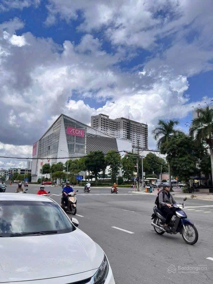 Bán nhà mặt tiền 4 tầng khu tên lửa 6x20m có thang máy