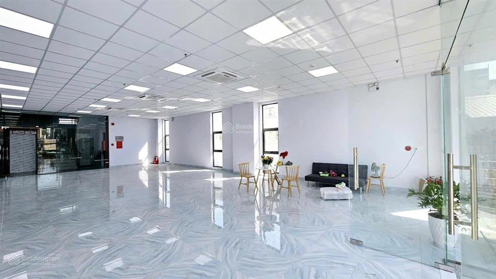 Bán tòa nhà văn phòng mặt tiền đường hương lộ 3 7mx25m, có tầng hầm