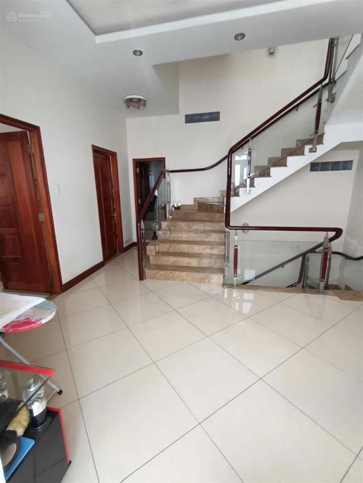 Bán biệt thự khu tên lửa 10x20 xây 4 tầng, gần công viên
