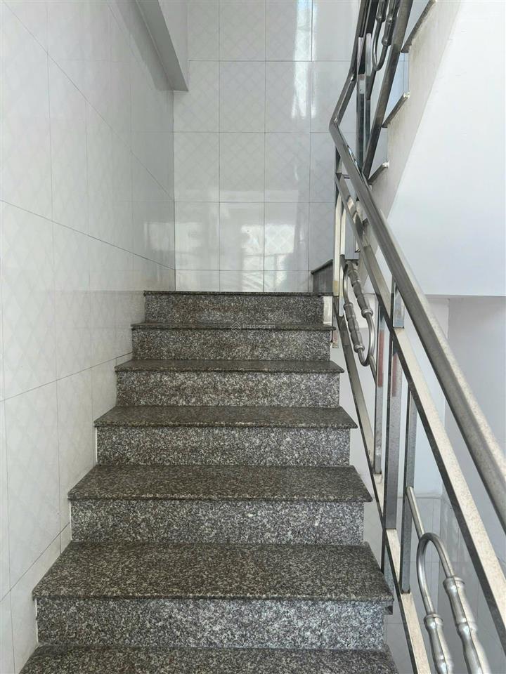 Bán nhà mặt tiền kinh doanh đường 20m khu tên lửa 5mx18m đúc 4 tấm