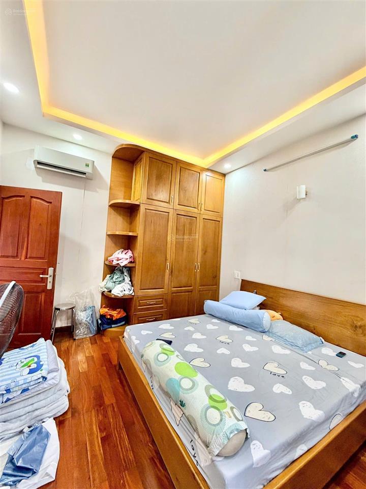 Cho thuê biệt thự khu ao sen tên lửa 10x20 3 lầu, có hầm