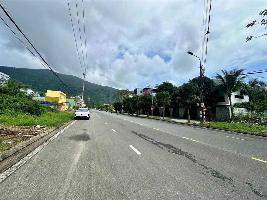 Cần bán đất biệt thự đường lê văn lương s300m ( 31,5 tỉ )