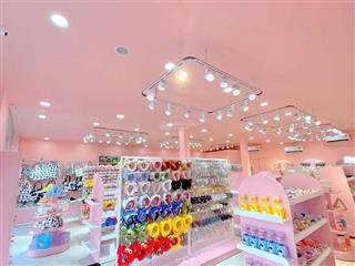 Nhà cho thuê ngang 8m mặt tiền đường ung văn khiêm, long xuyên