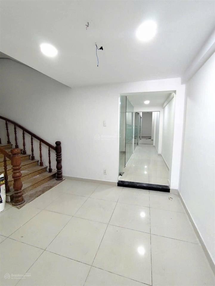 Cho thuê nhà trệt lững lầu mặt tiền đường 3/2, ninh kiều, cần thơ