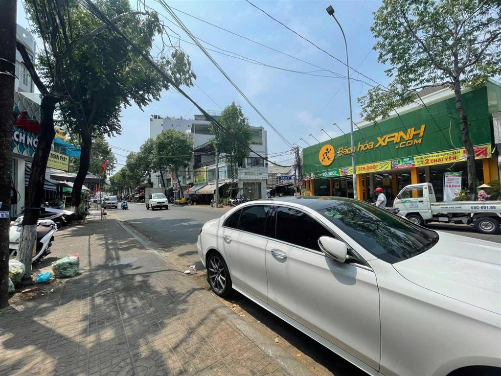 Cho thuê nhà mặt tiền đường đinh tiên hoàng