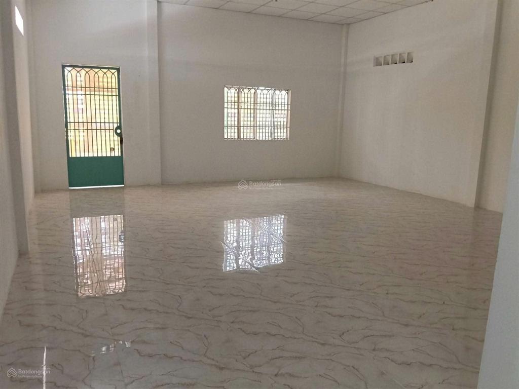 Cho thuê nhà mặt tiền đường nguyễn văn cừ gần đại học y dược