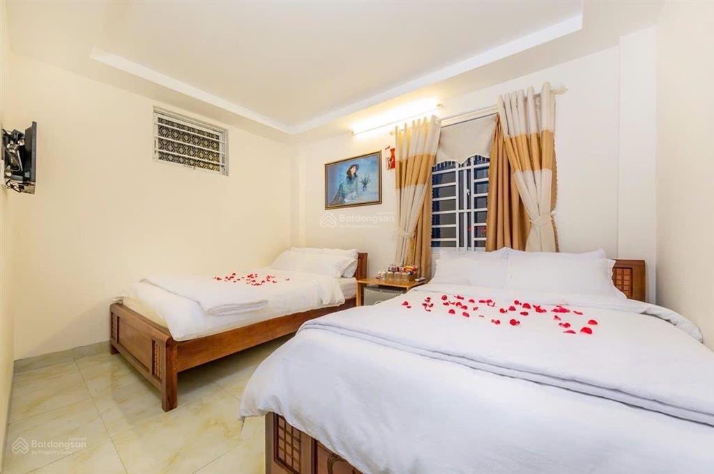 Deal hời  thu nhập 200tr/1 tháng  ks 19 phòng ngay trung tâm hải châu đà nẵng