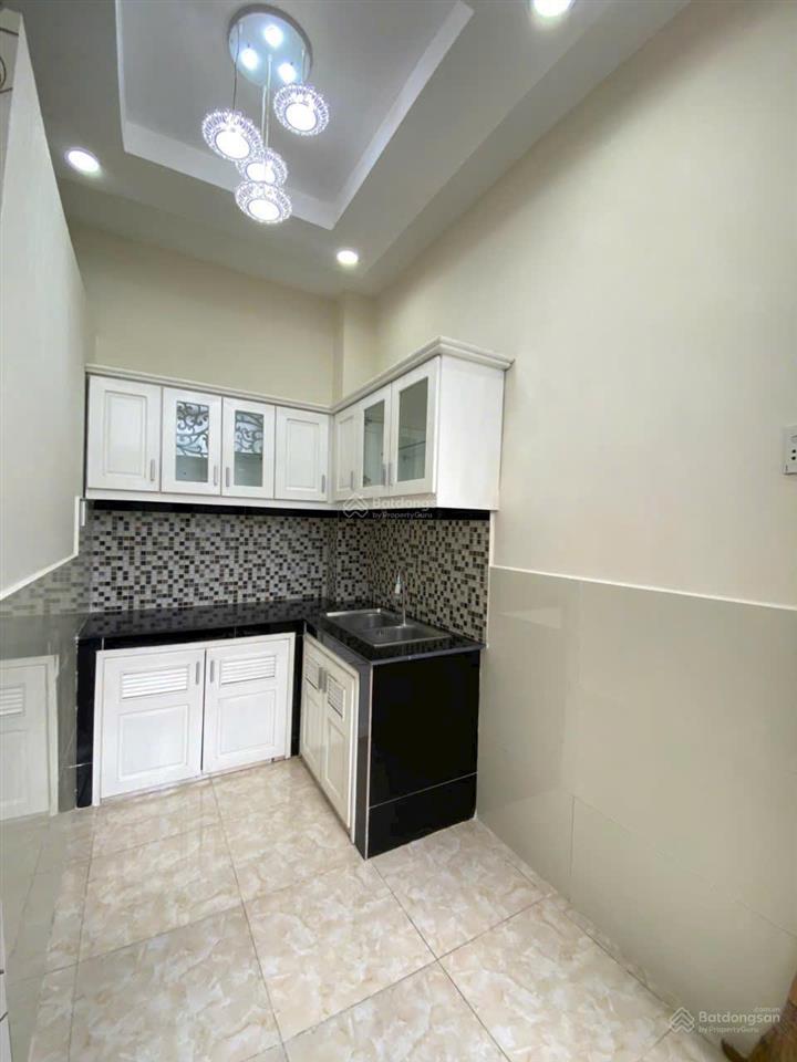 Nhà đẹp 3 tầng, căn góc dương bá trạc p2q8