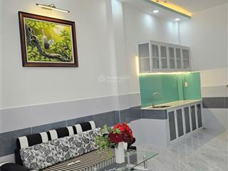 Bán nhà mới sát hẻm xe hơi âu dương lân p3q8