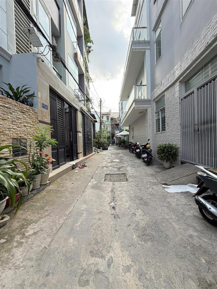 Bán nhà 4 tầng hẻm đẹp đặng chất p2q8
