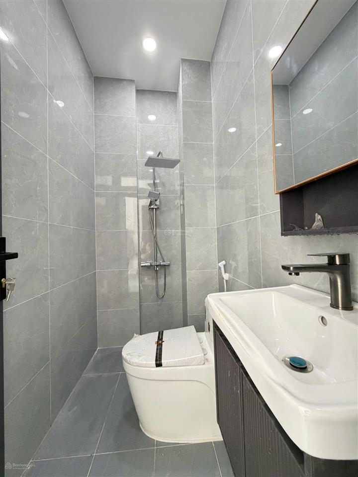 Bán nhà 4 tầng hẻm đẹp đặng chất p2q8