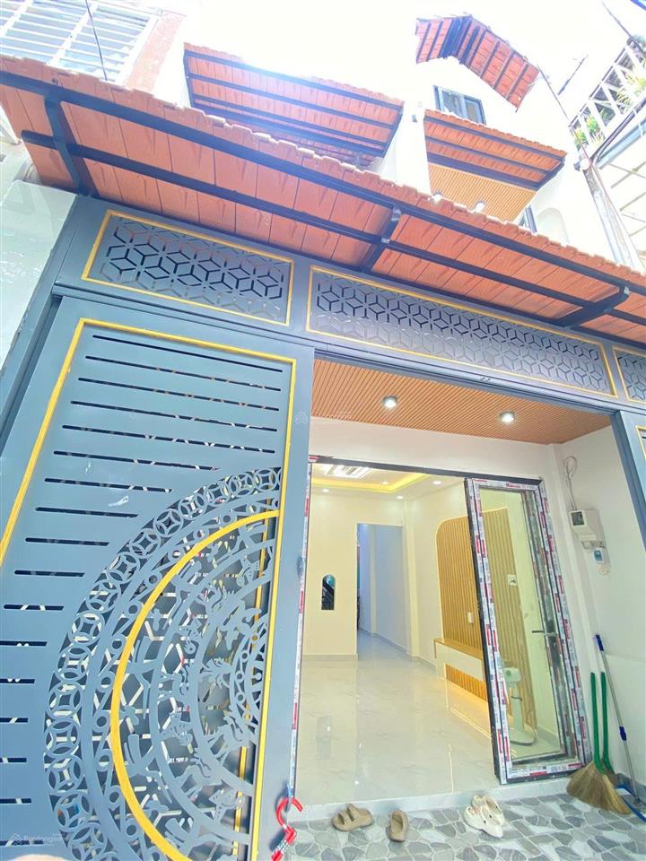 Nhà mới 3 tầng dương bá trạc p1q8