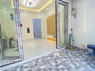 Nhà mới 3 tầng dương bá trạc p1q8