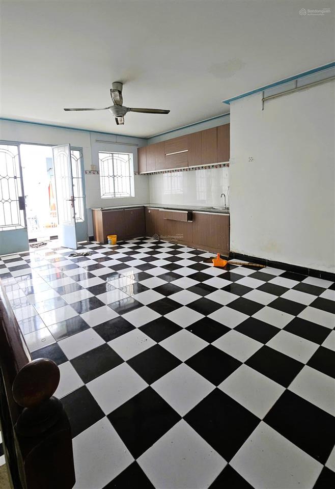 Nhà 3 tầng, ngang 5.2m gần đường nguyễn duy p9  q8