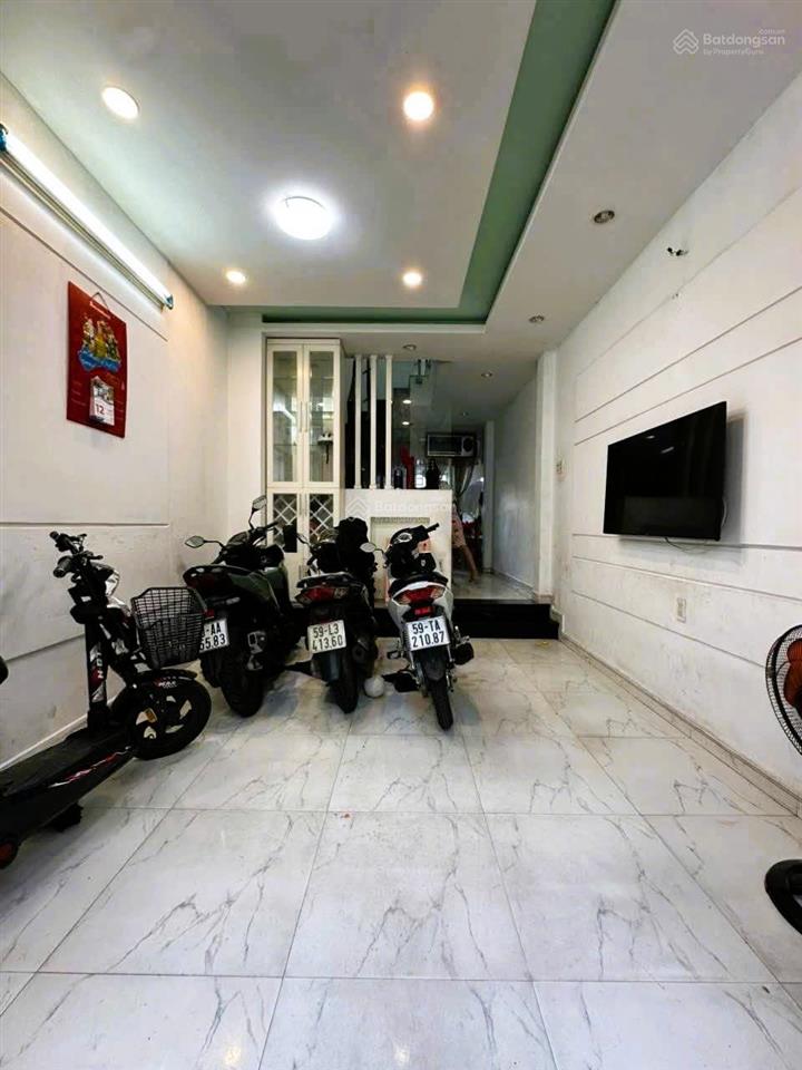 Bán nhà 3 tầng phạm thế hiển p4q8