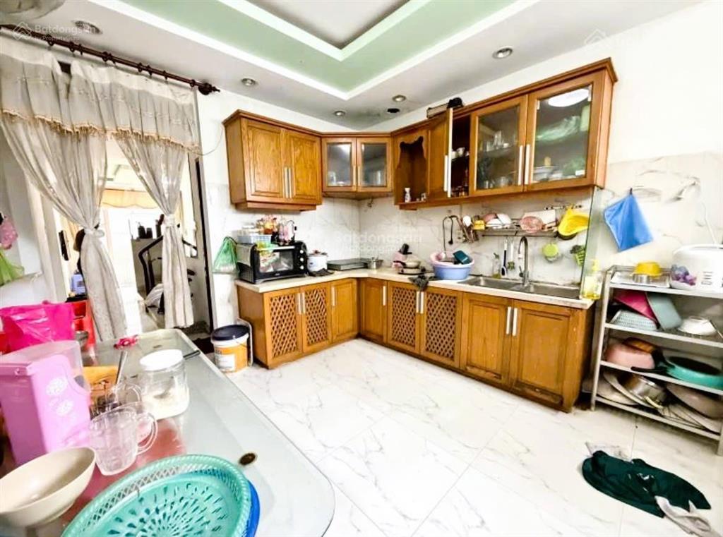 Bán nhà 3 tầng phạm thế hiển p4q8