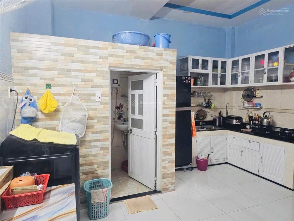 Bán nhà ngang 9m phạm thế hiển p5q8