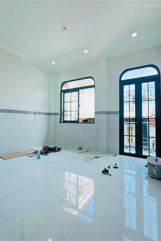 Bán nhà mới ngang 8m, cao xuân dục p12q8