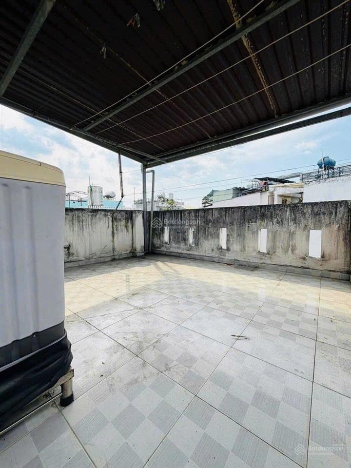 Bán nhà 3 tầng âu dương lân p3q8