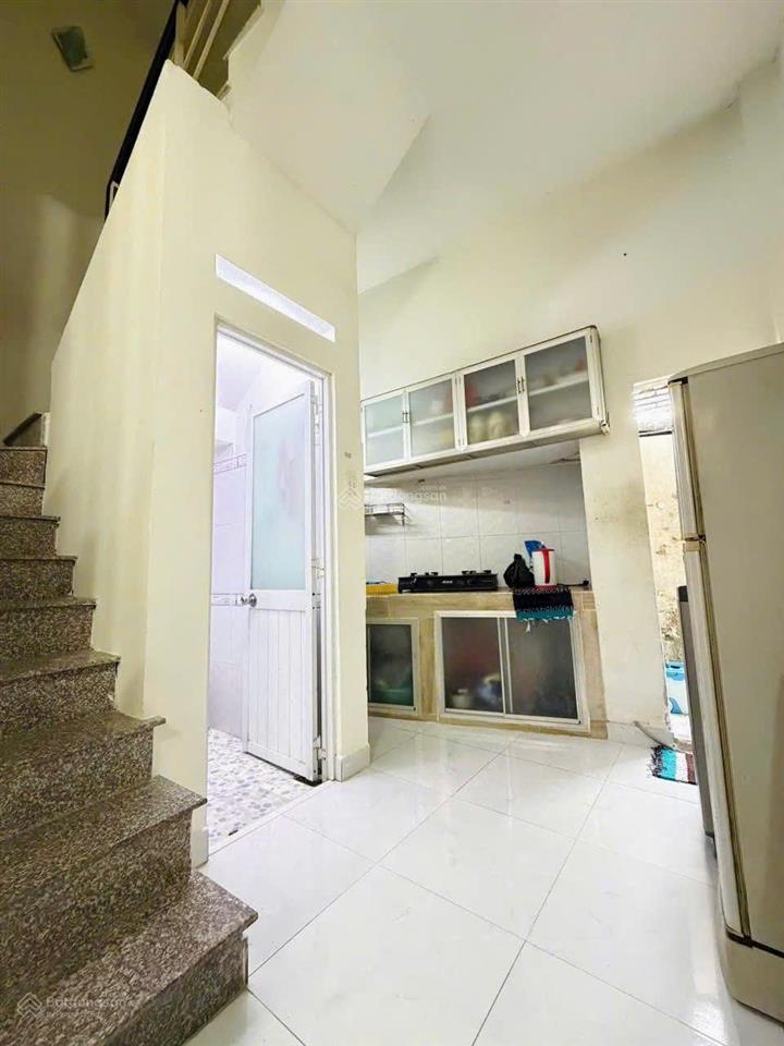 Bán nhà 3 tầng âu dương lân p3q8