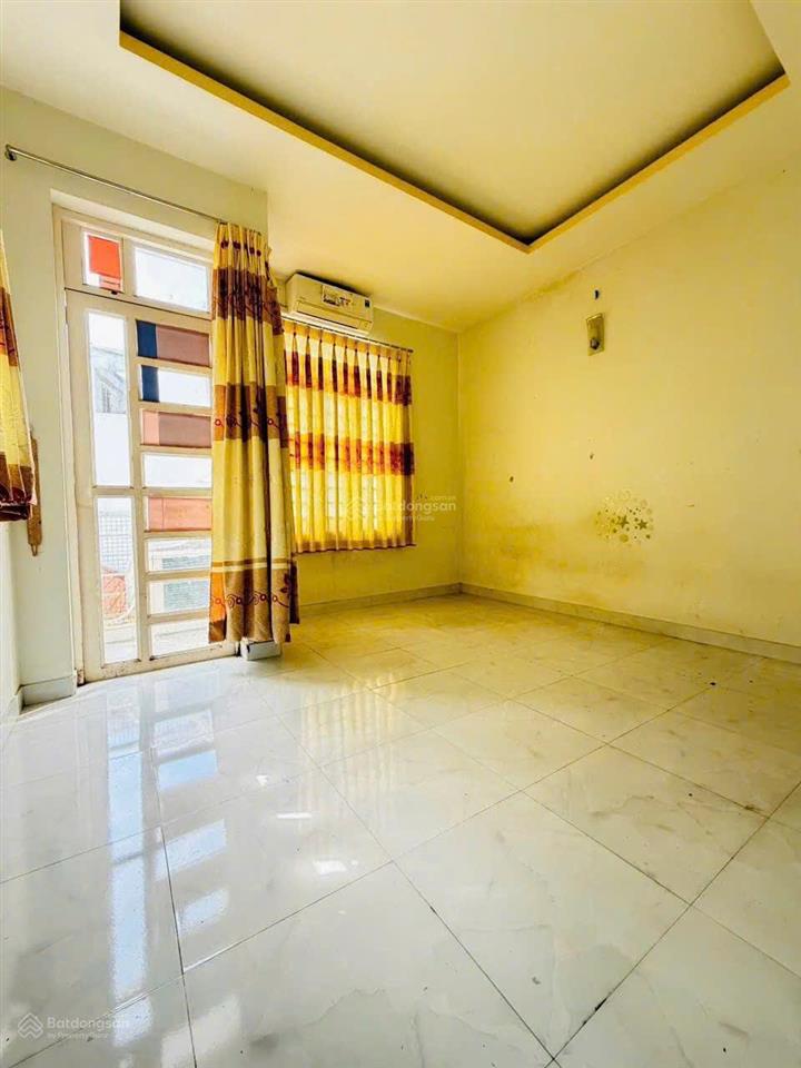 Bán nhà 3 tầng âu dương lân p3q8