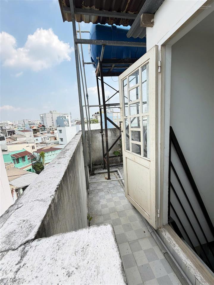 Bán nhà 3 tầng âu dương lân p3q8