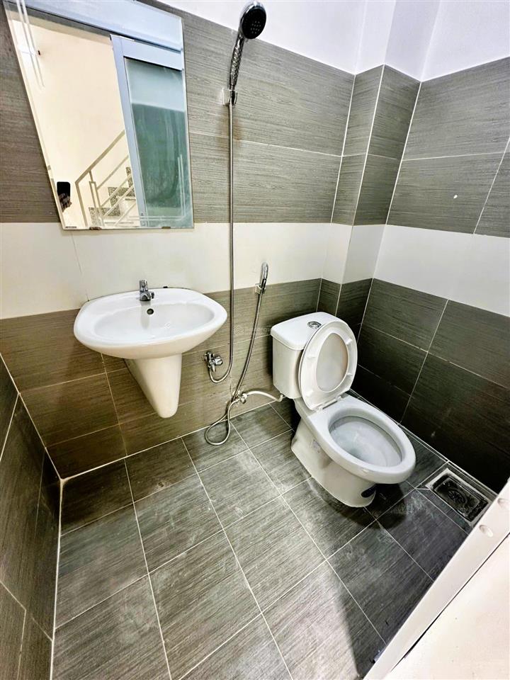 Bán nhà mới 3 tầng dương bá trạc p1q8