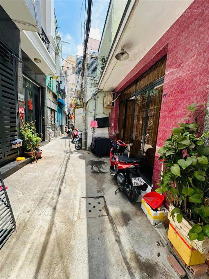 Bán nhà ngang 5m sát mt dương bá trạc p1q8