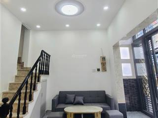 Nhà 3 tầng, ngang 5.2m sát bờ kè nguyễn duy p9q8
