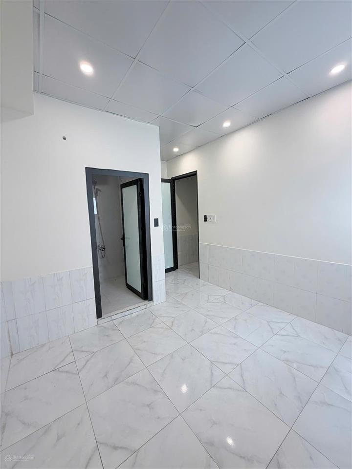 Nhà mới 2 tầng, ngang 4.4 x 10m tám danh p4q8